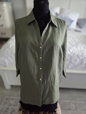 JM Collection Olive Button-Down Shirt with Gold Buttons